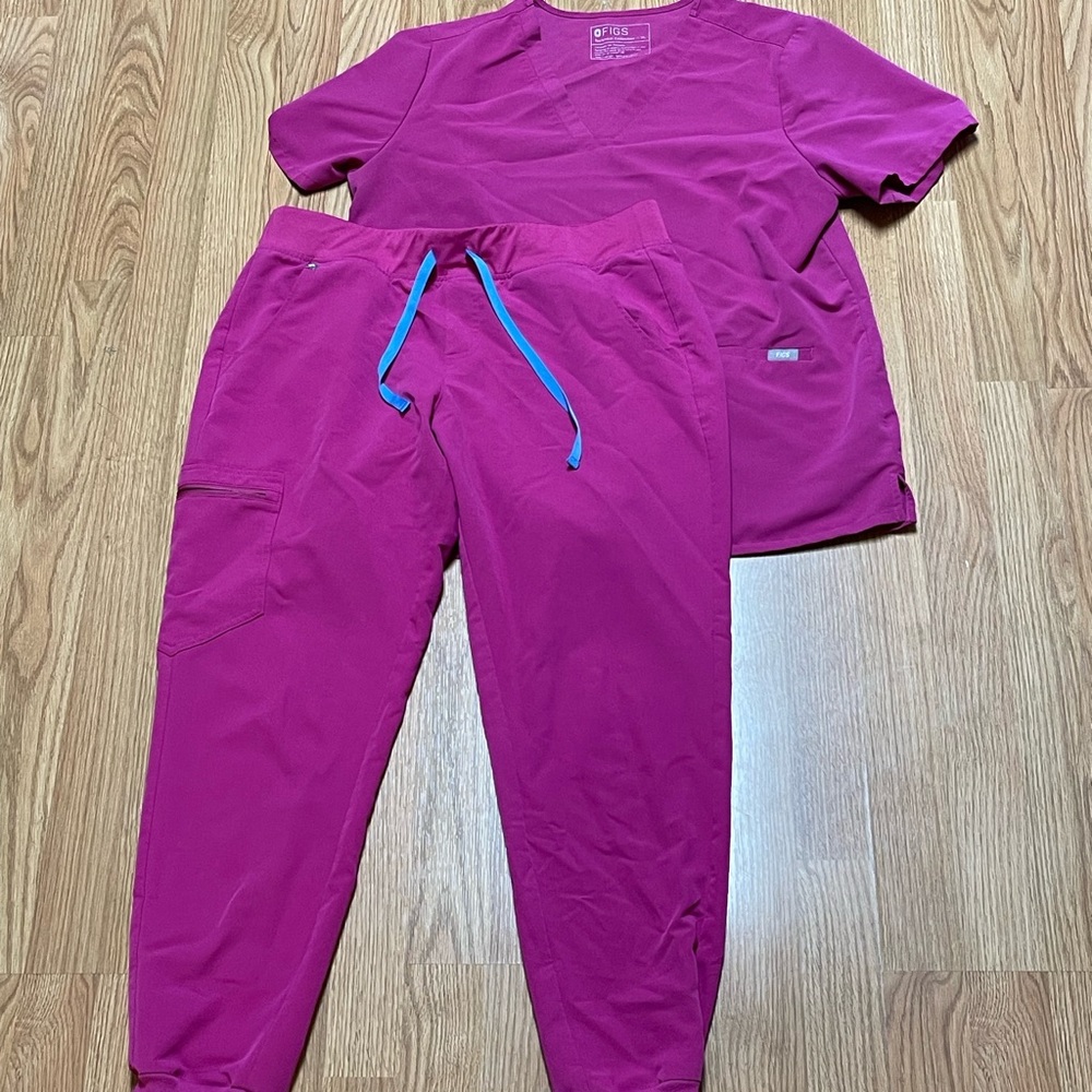Figs Purple Scrub Set: top & jogger bottoms!
